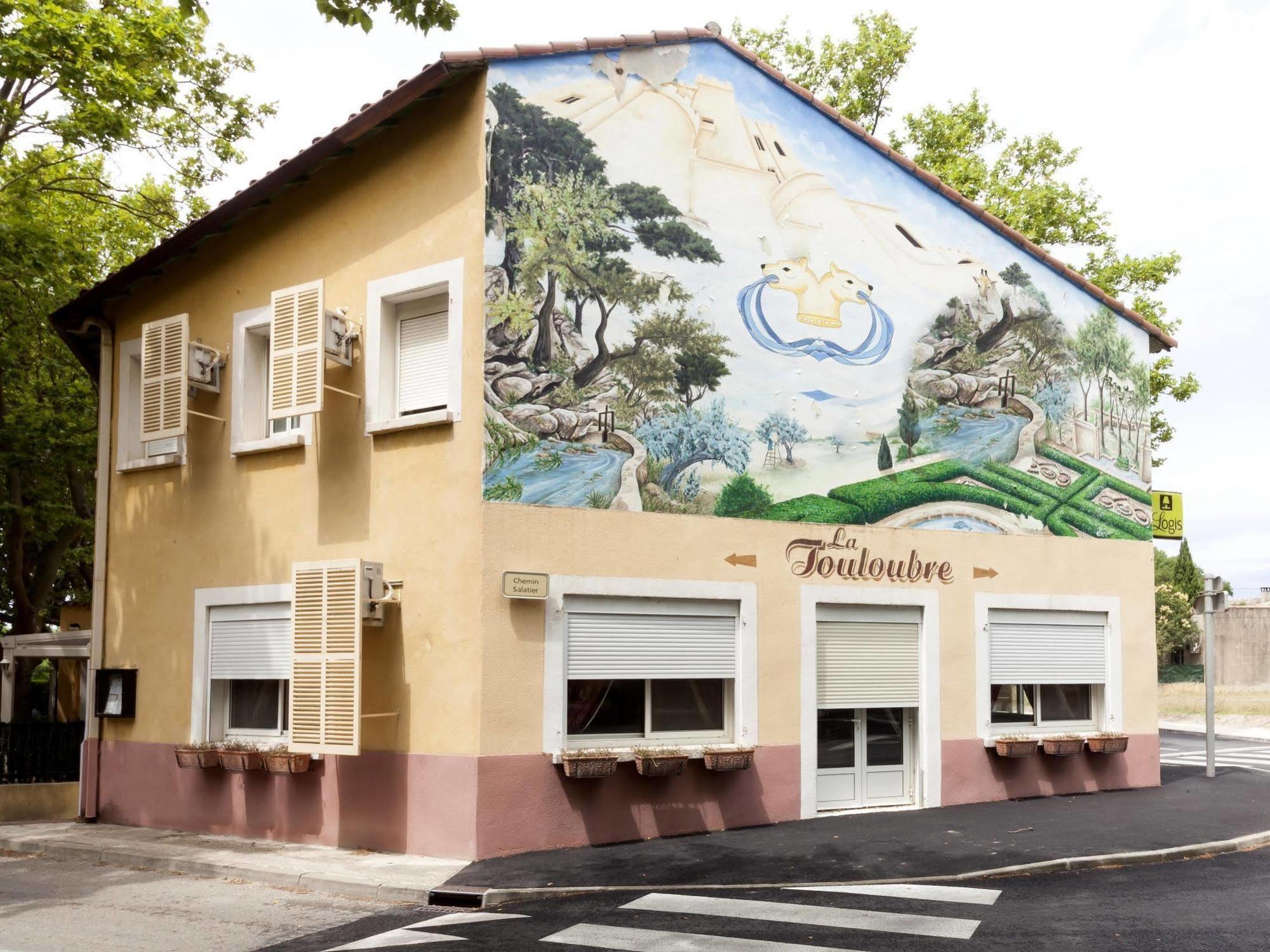 Hotel La Touloubre La Barben Esterno foto